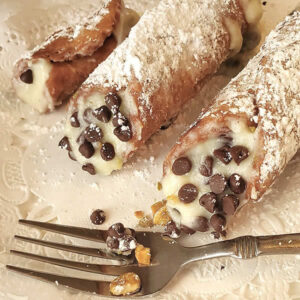 Cannoli dessert